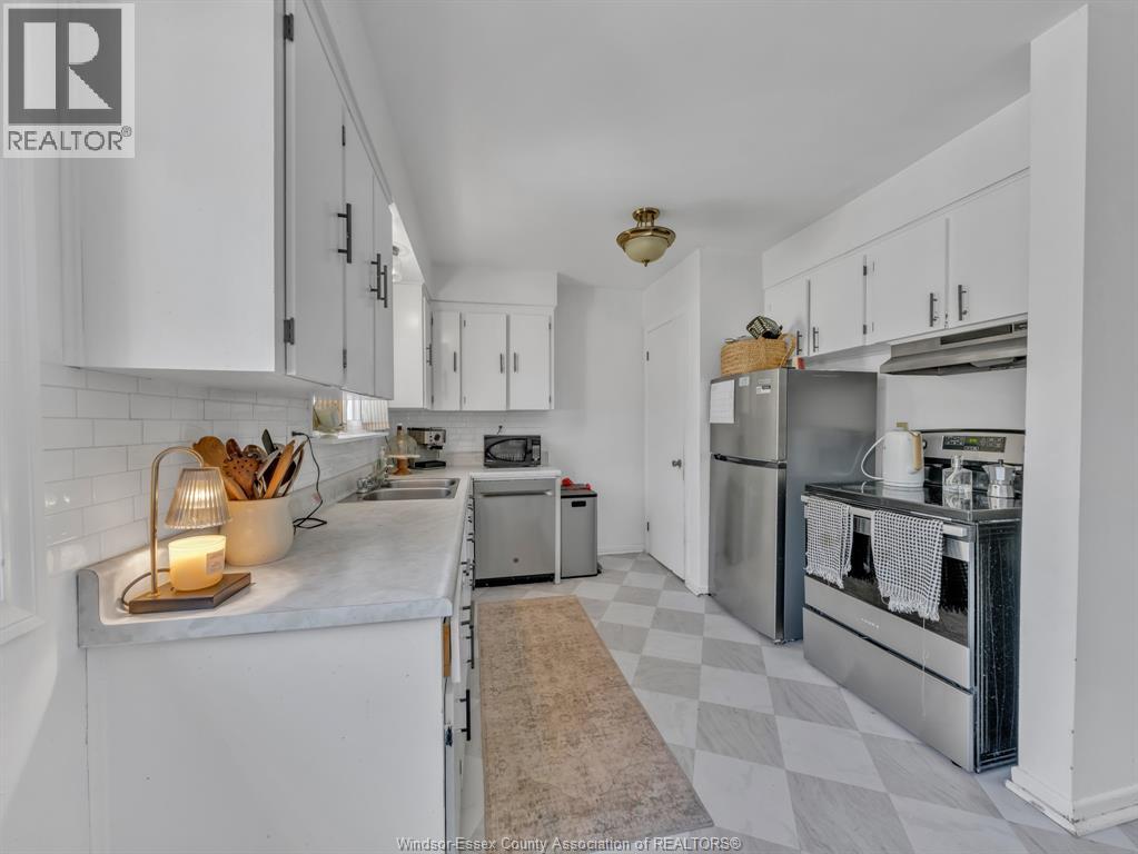 2459 FRANCOIS ROAD - 10