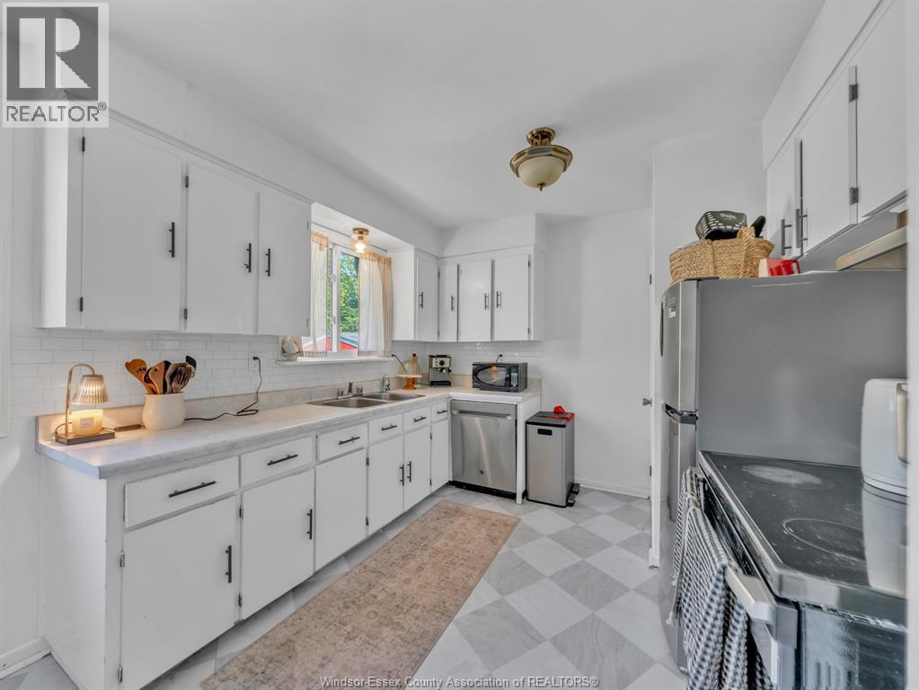 2459 FRANCOIS ROAD - 9