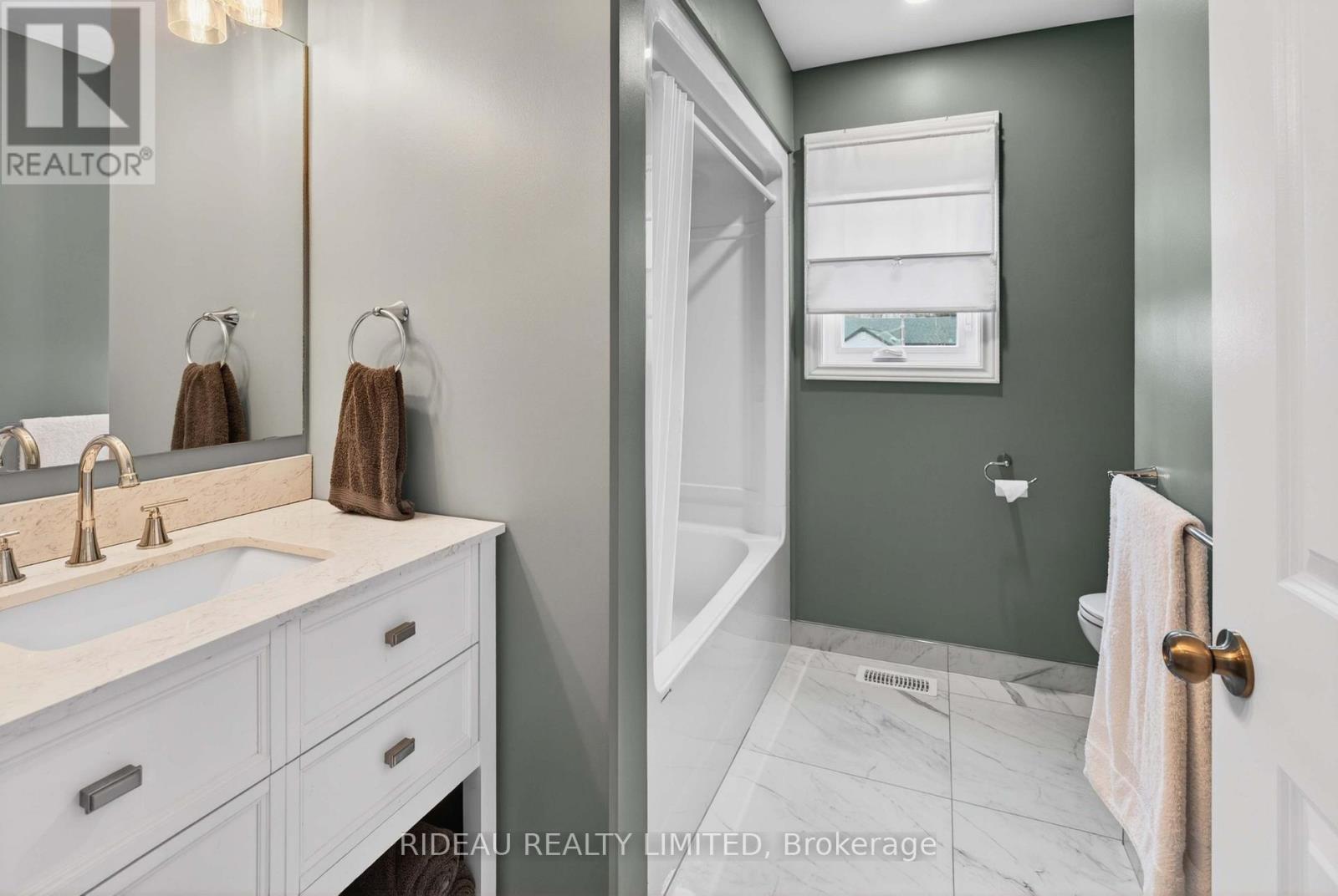 7 BROCK STREET - 26