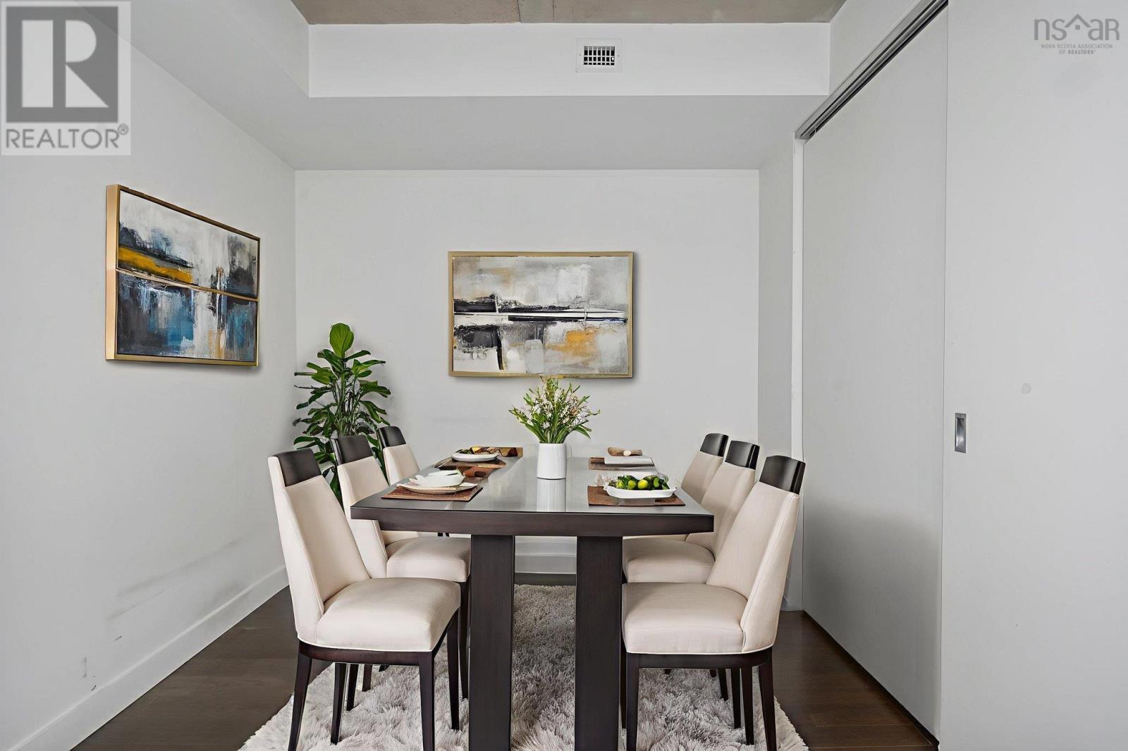 #312 1048 Wellington Street - 23
