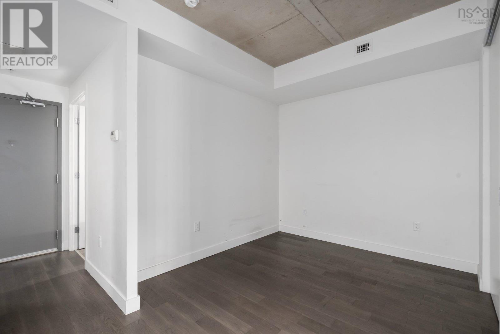 #312 1048 Wellington Street - 9