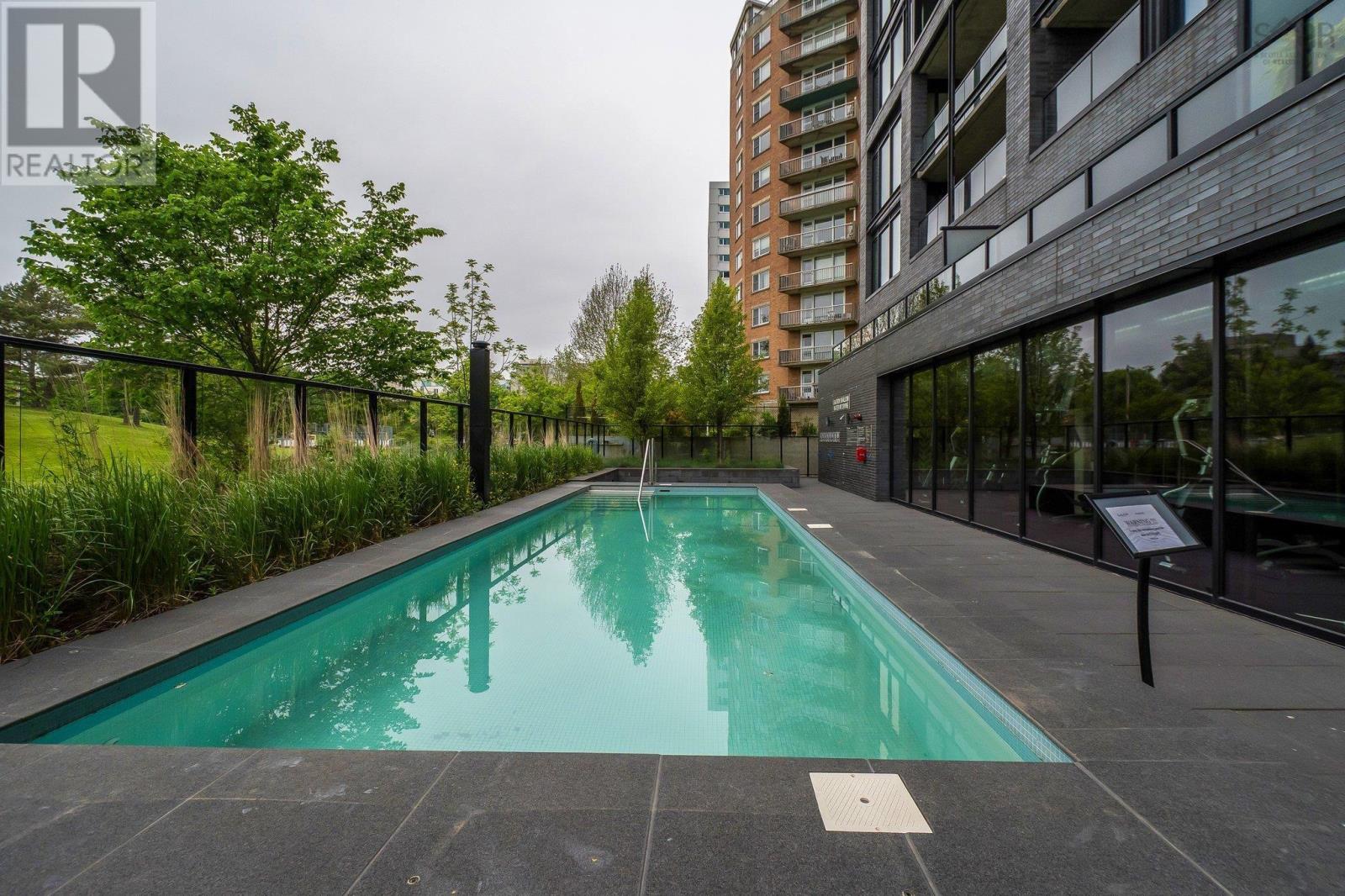 #312 1048 Wellington Street - 30