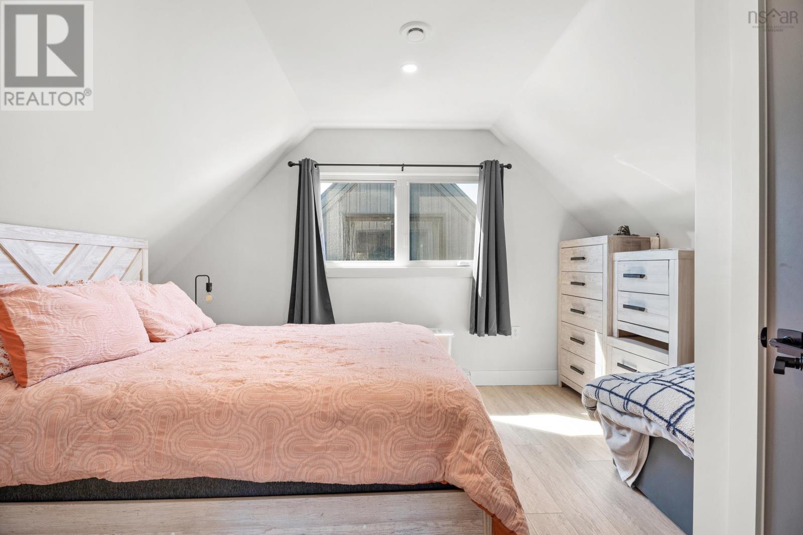 15 Shore Road - 42