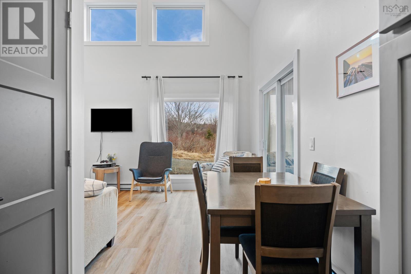 15 Shore Road - 25