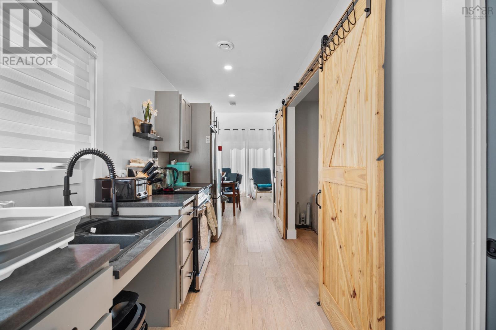 15 Shore Road - 46