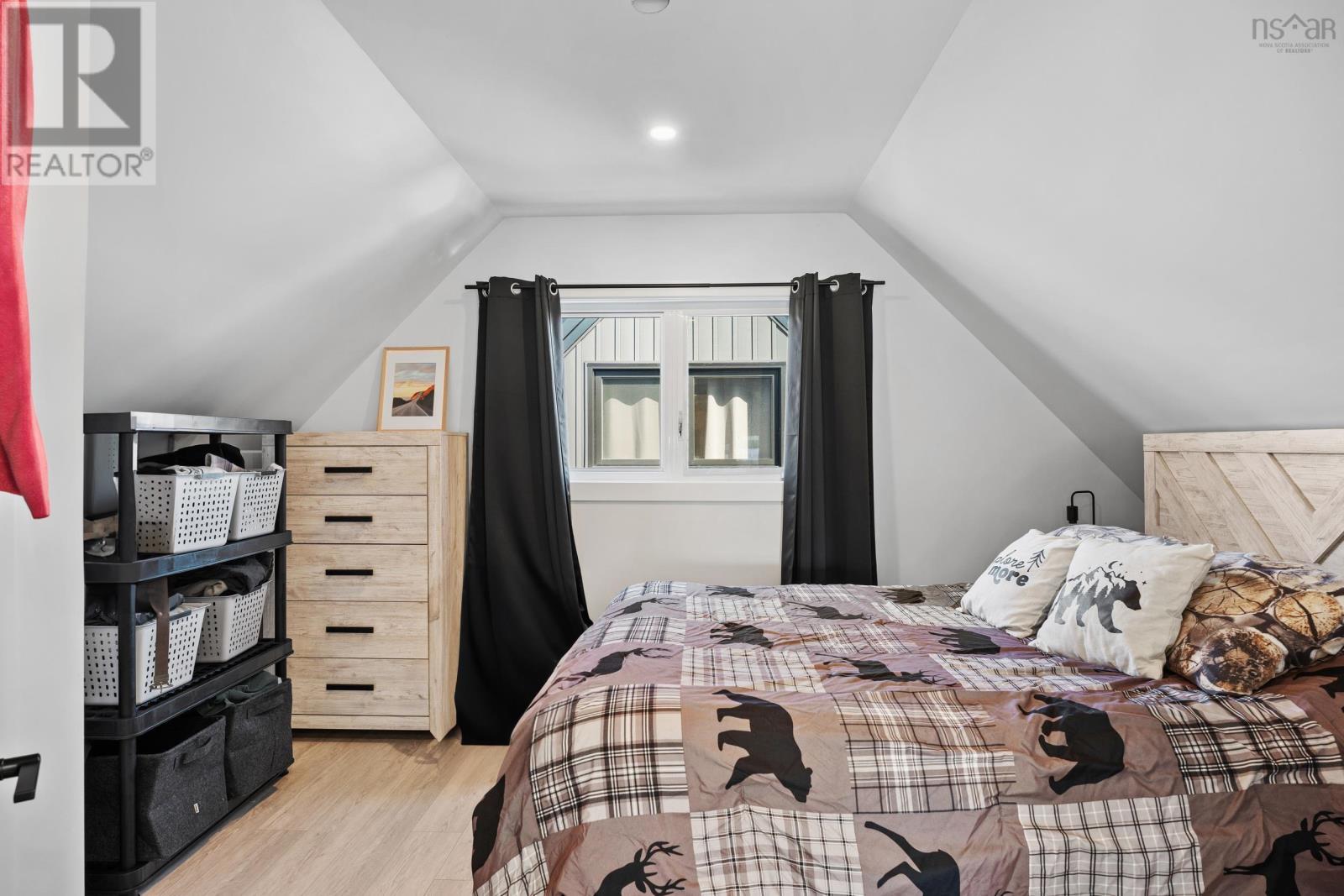 15 Shore Road - 49