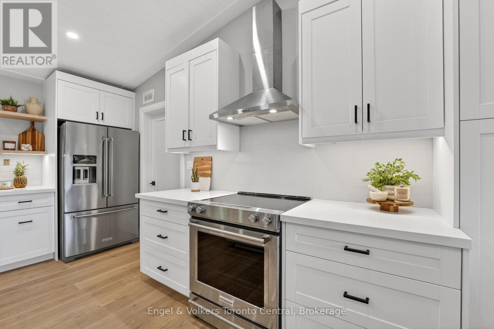 1093 HIGHWAY 141 DRIVE - 11