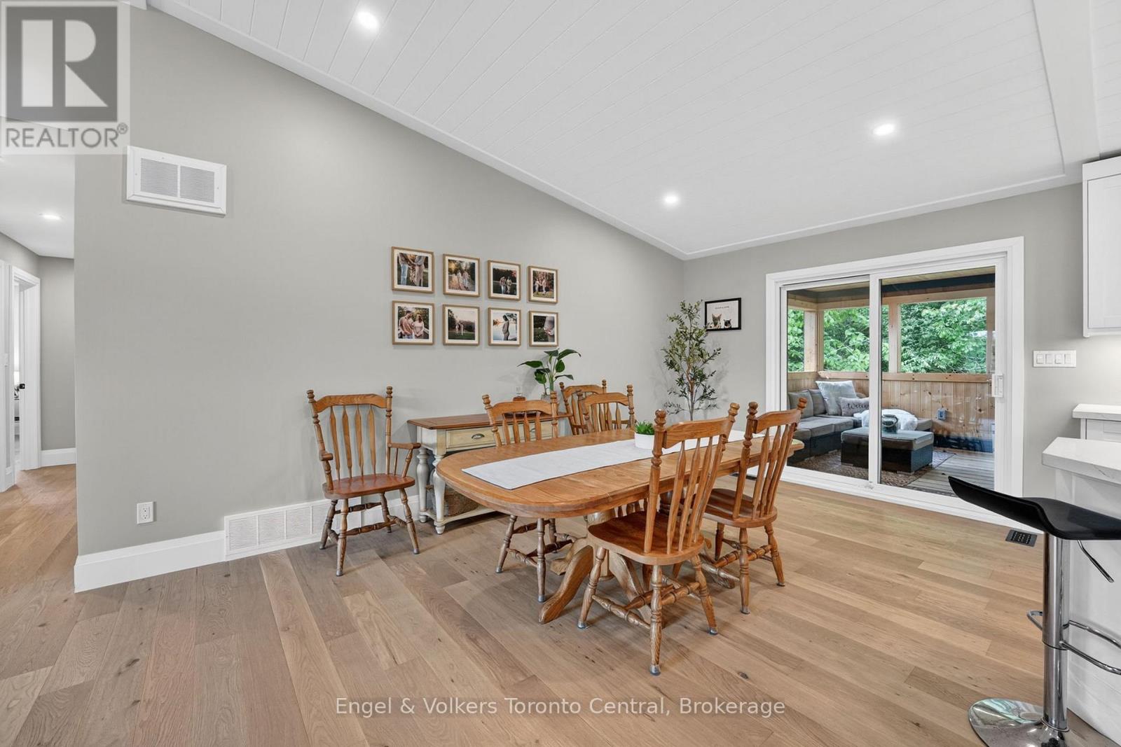 1093 HIGHWAY 141 DRIVE - 13