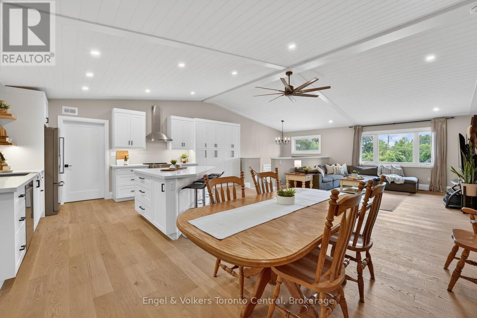 1093 HIGHWAY 141 DRIVE - 15