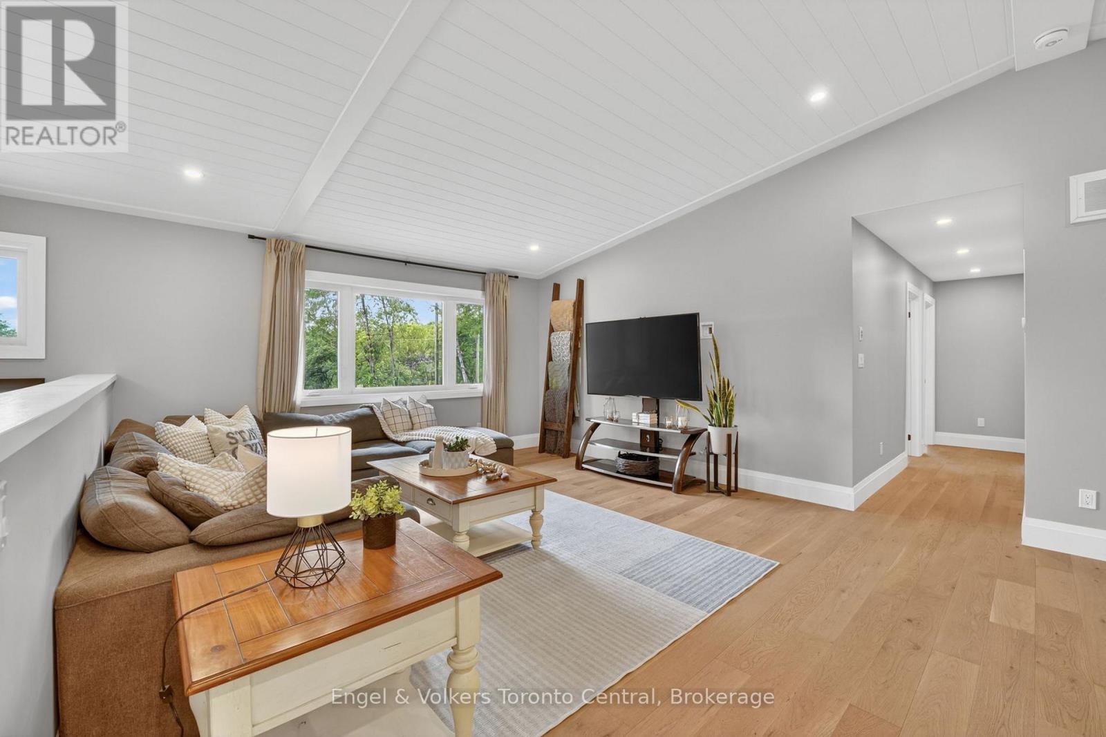 1093 HIGHWAY 141 DRIVE - 16