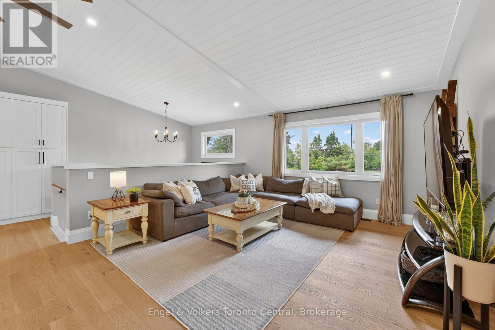 1093 HIGHWAY 141 DRIVE - 3