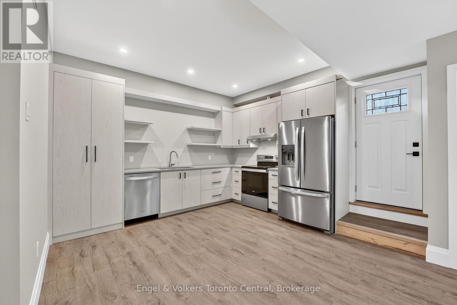 1093 HIGHWAY 141 DRIVE - 38