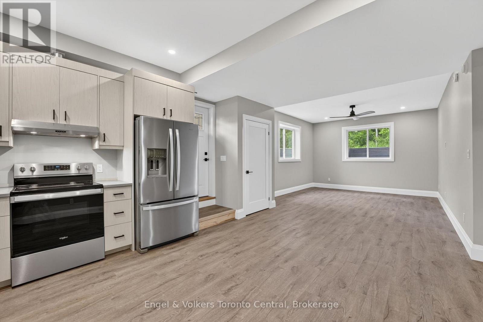1093 HIGHWAY 141 DRIVE - 39