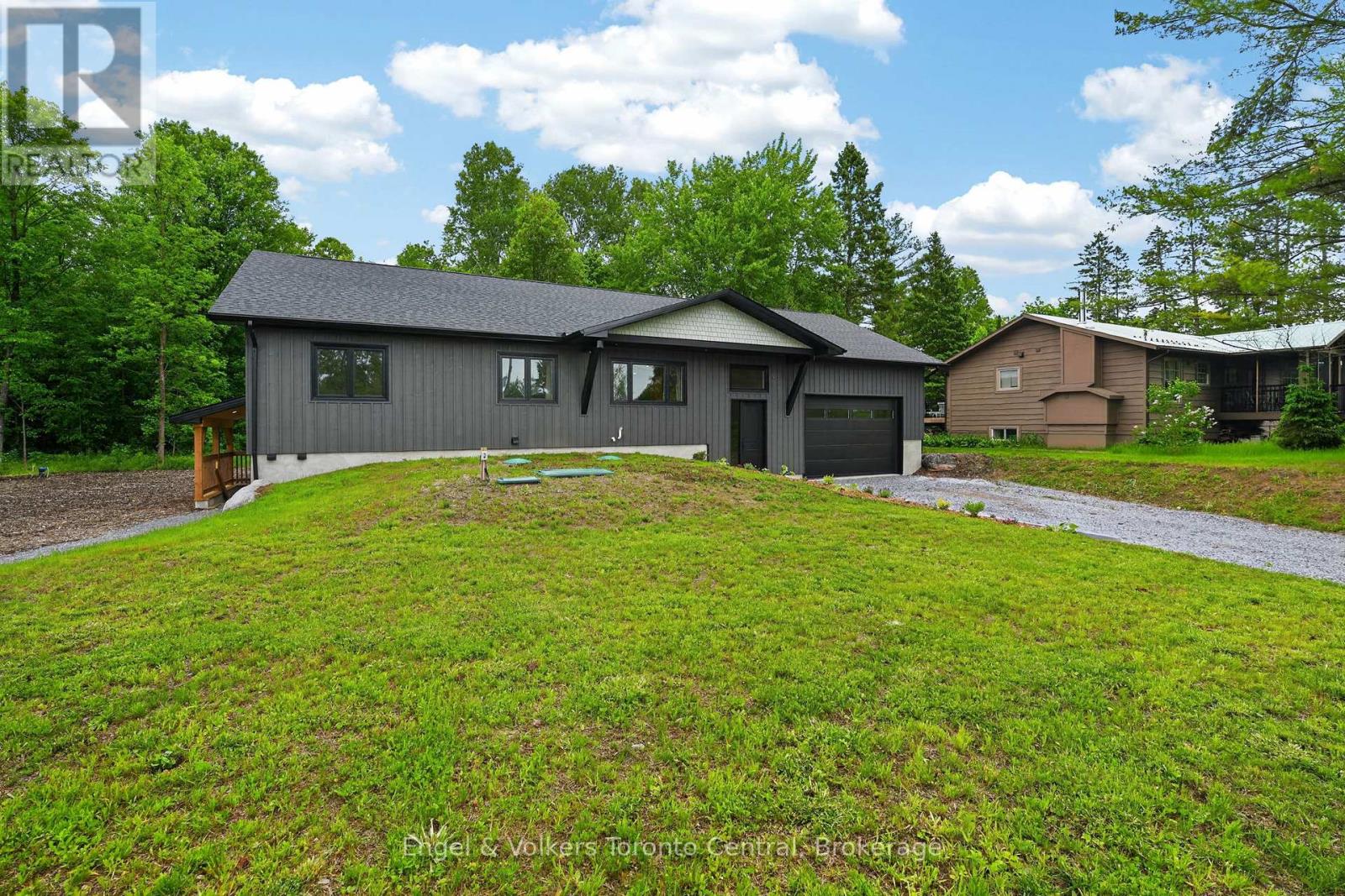 1093 HIGHWAY 141 DRIVE - 6