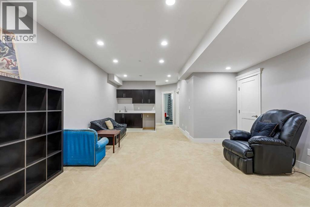 406 25 Avenue NW — photo 35
