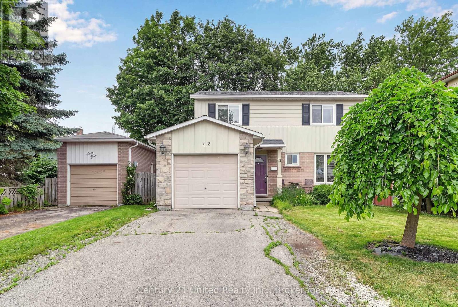 42 PEACOCK BOULEVARD - 1