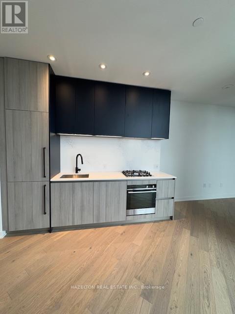 #809 2625 DUNDAS STREET W - 2