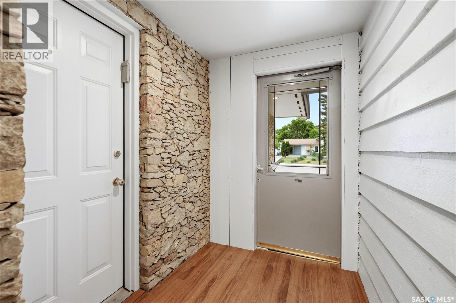 314 Anderson CRESCENT - photo 5