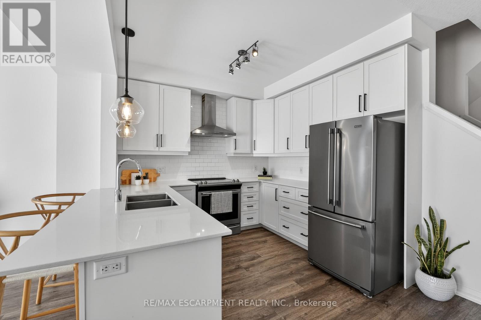 3963 CROWN STREET - 5