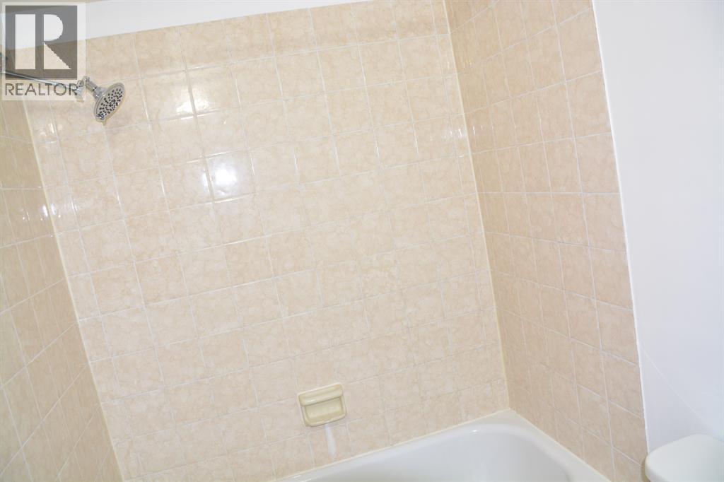 #101-215 10118 100 Avenue - 12
