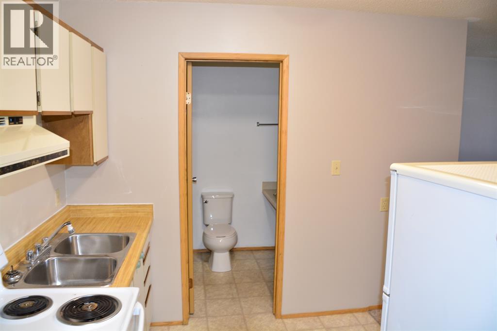 #101-215 10118 100 Avenue - 11