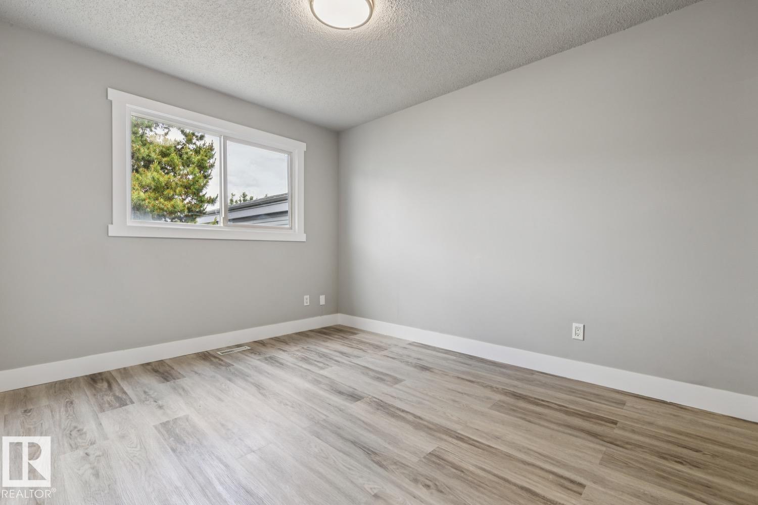 75 MCLEOD PL NW - 19