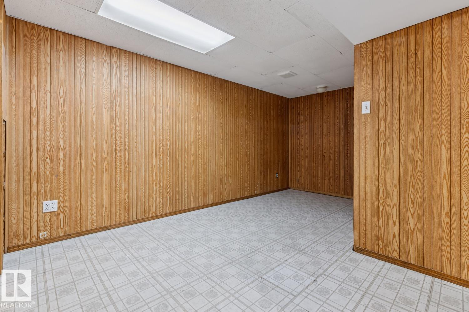 75 MCLEOD PL NW - 29