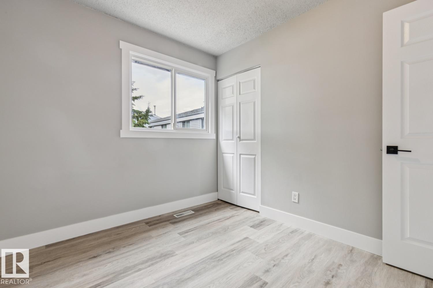 75 MCLEOD PL NW - 25