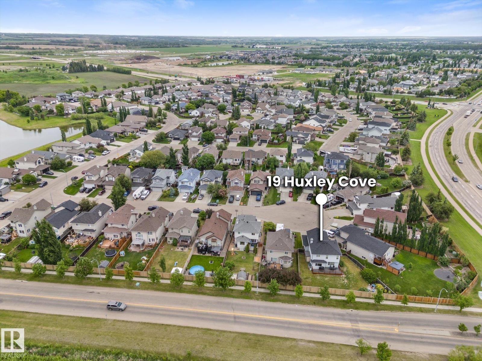 19 Huxley CV — photo 37