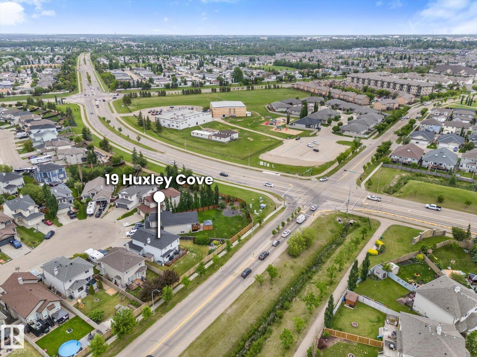 19 Huxley CV — photo 36