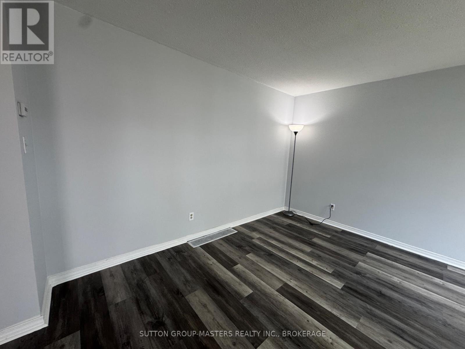 114 WYCLIFFE CRESCENT - 13