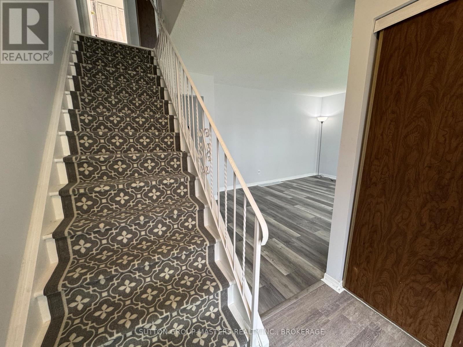 114 WYCLIFFE CRESCENT - 4