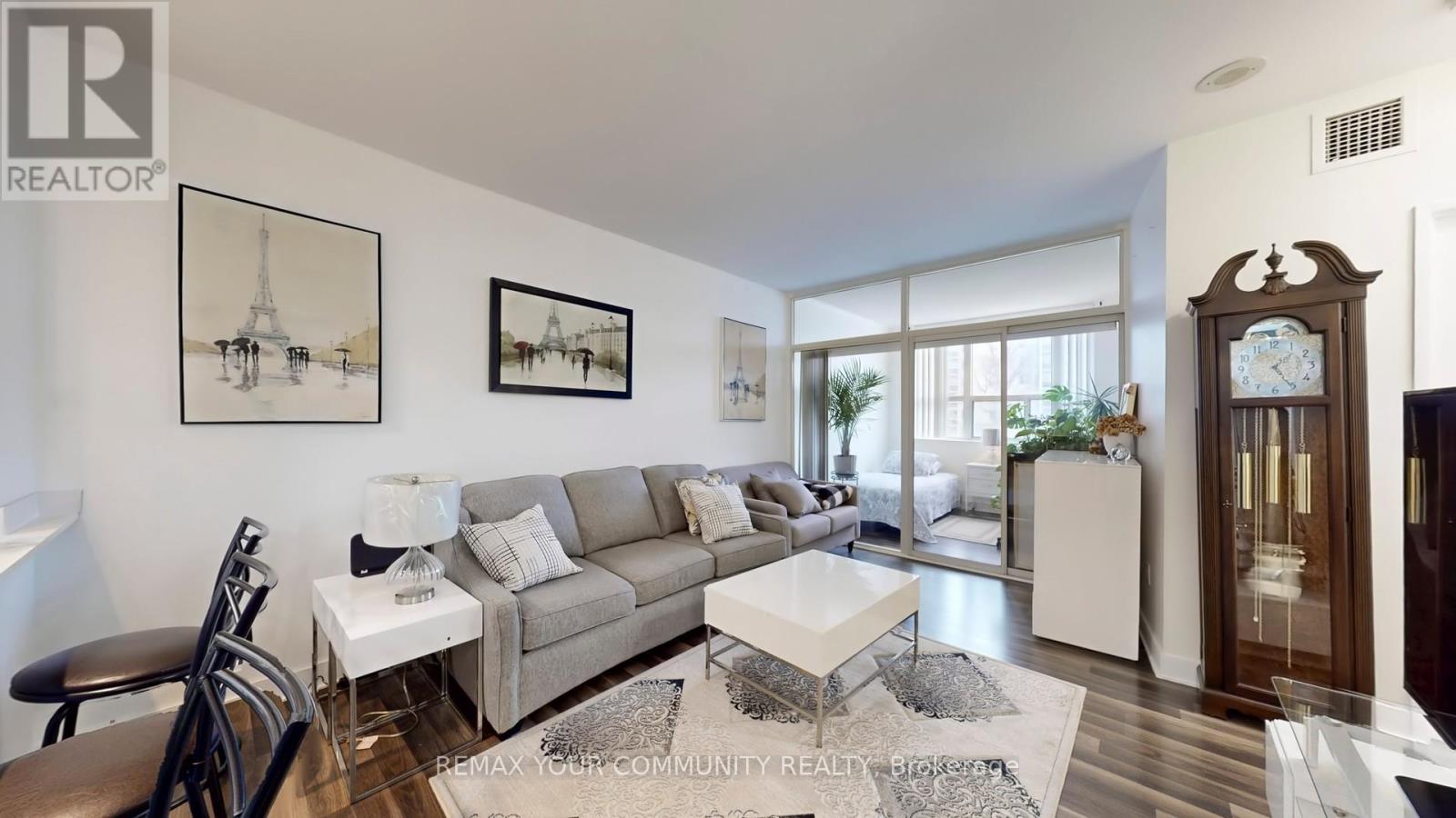 #111 7398 YONGE STREET - 2