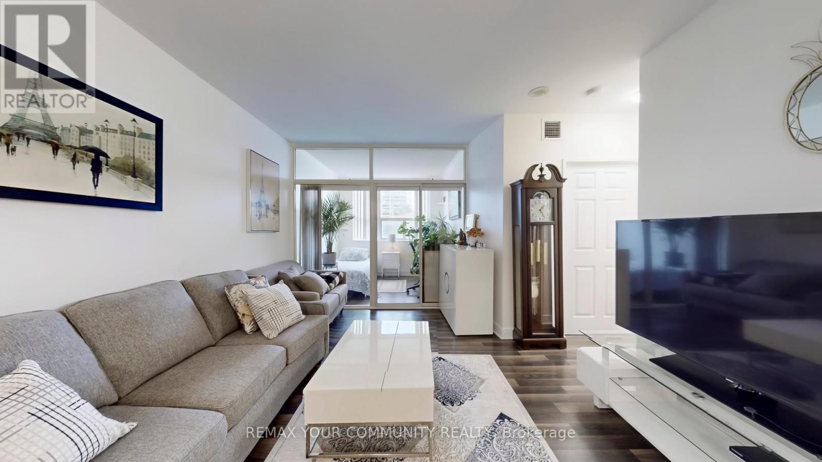 #111 7398 YONGE STREET - 3