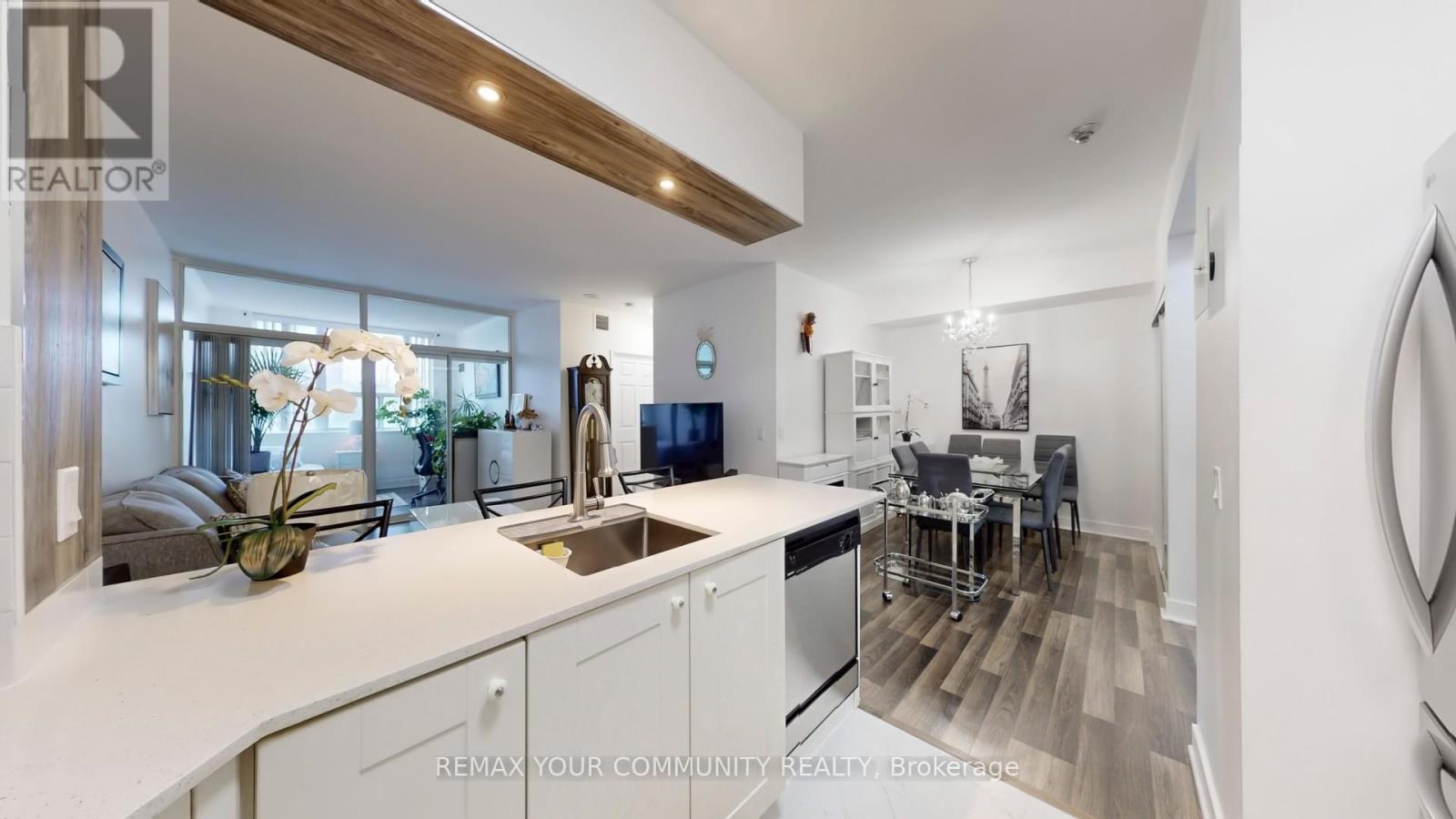 #111 7398 YONGE STREET - 7