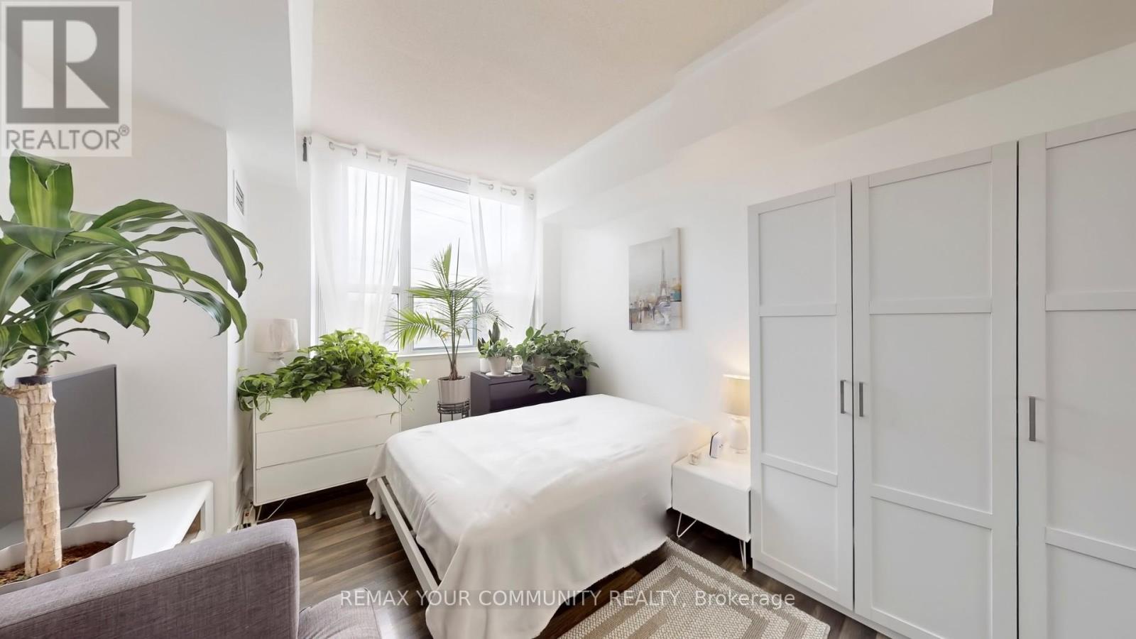 #111 7398 YONGE STREET - 9