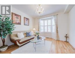 Living room - 5 Bonheur Road, Markham, ON L6C0A4 Photo 7