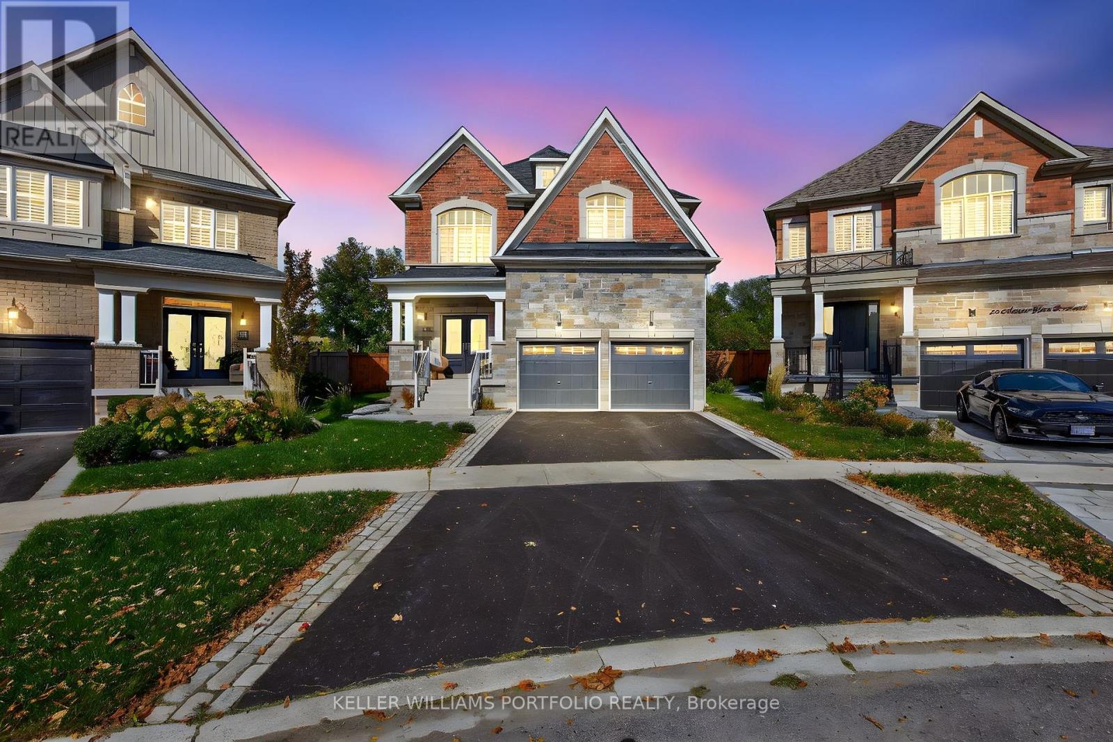 28 MANOR GLEN CRESCENT - 1