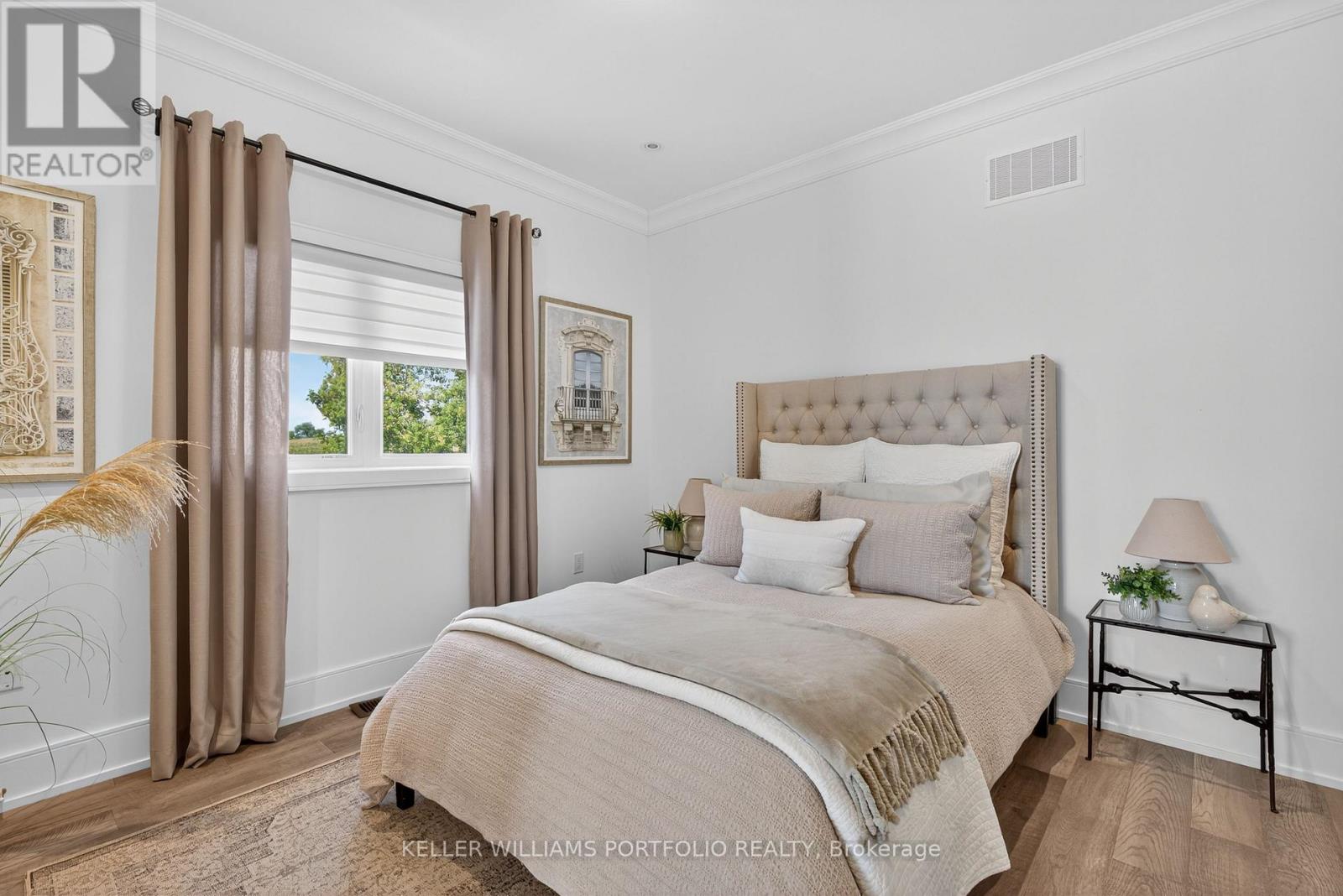 28 MANOR GLEN CRESCENT - 30