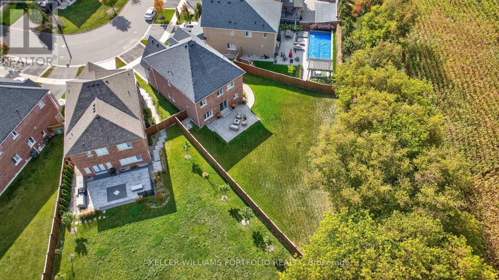 28 MANOR GLEN CRESCENT - 50