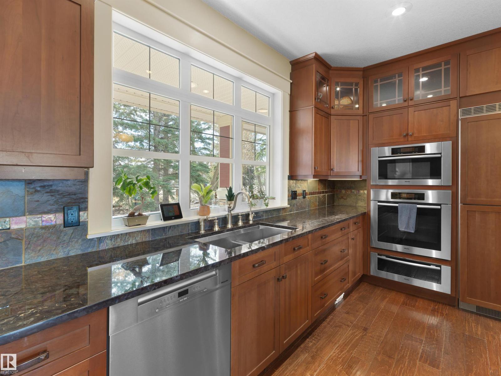 112 WINDERMERE DR NW — photo 14