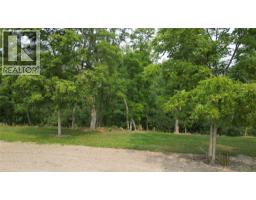 3415 Four Elms Court, Plympton Wyoming, ON N0N1E0 Photo 8