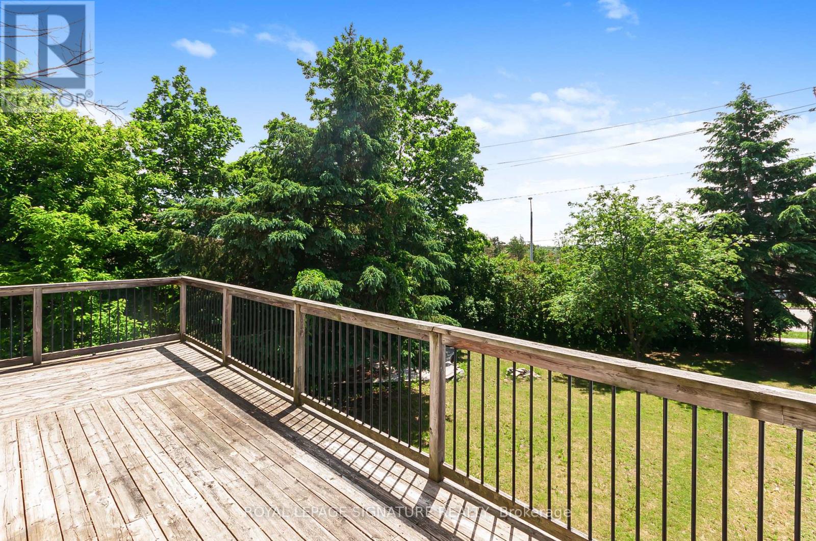 27 DAPHNE CRESCENT - 19
