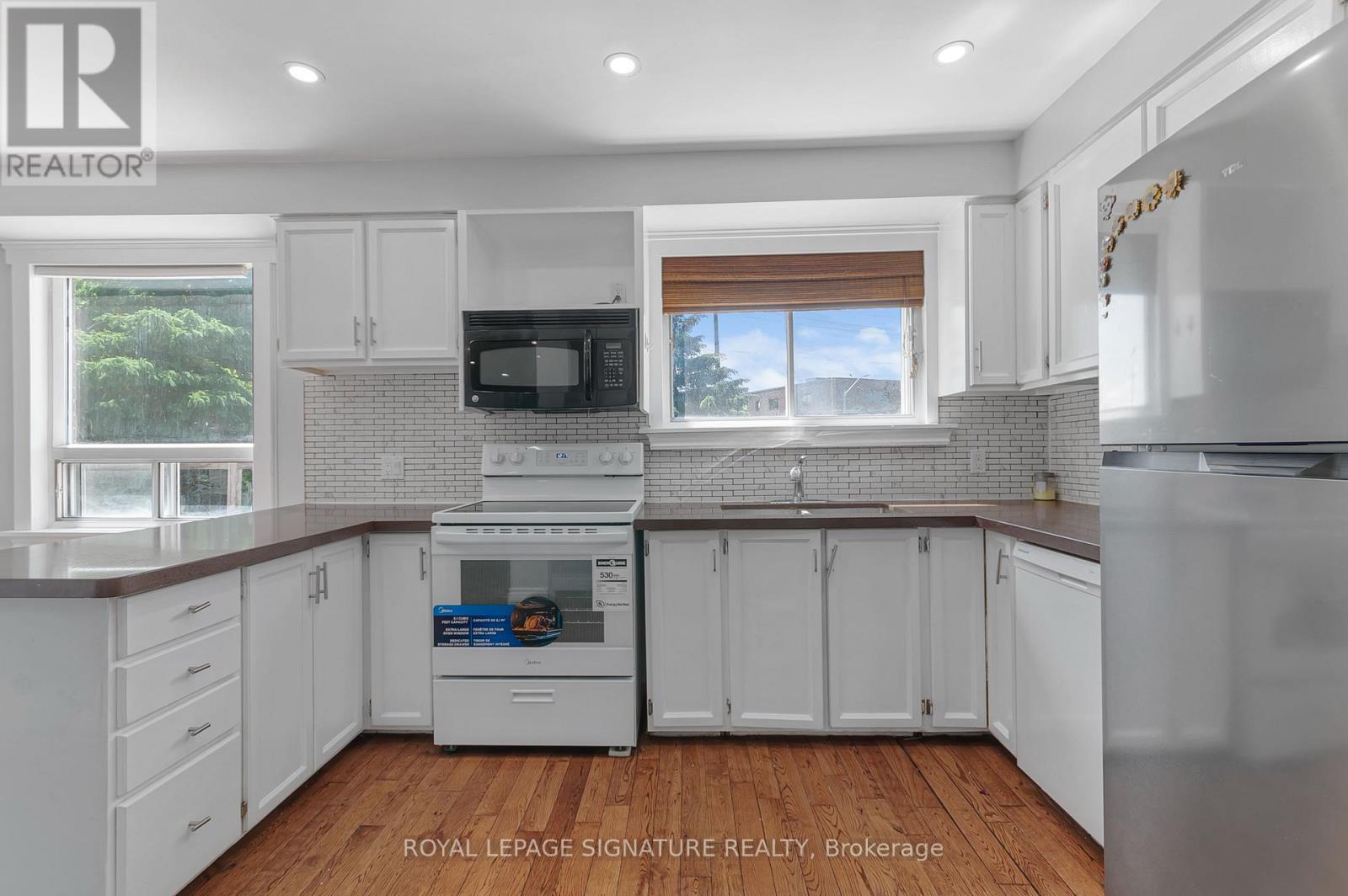 27 DAPHNE CRESCENT - 9
