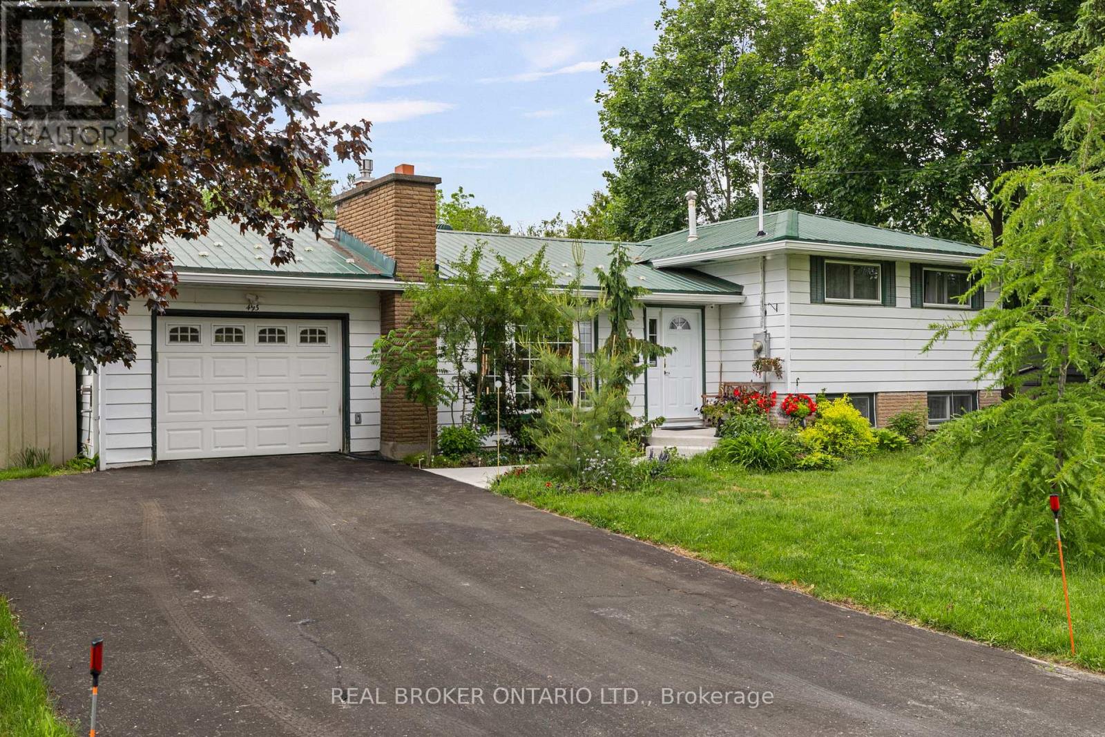 493 BAY STREET - 1
