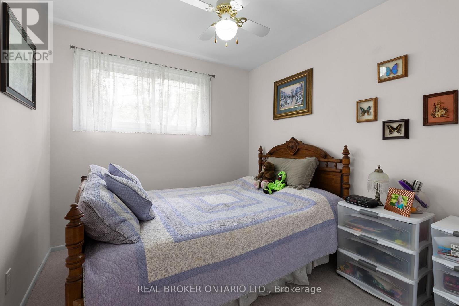 493 BAY STREET - 15
