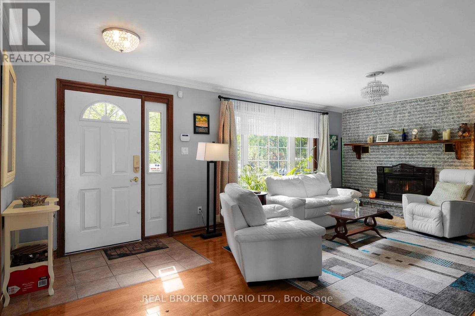 493 BAY STREET - 5