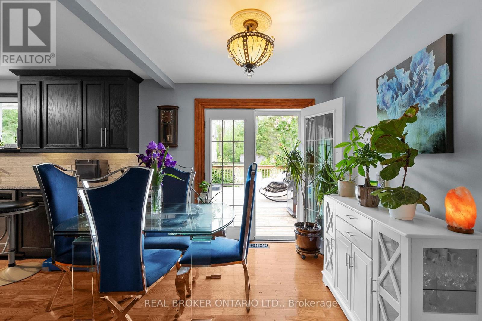 493 BAY STREET - 6