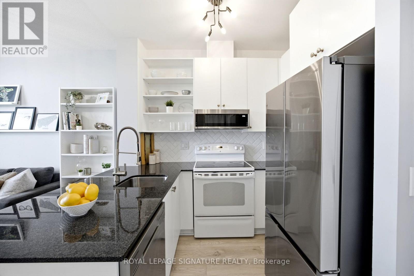 #923 120 DALLIMORE CIRCLE - 16
