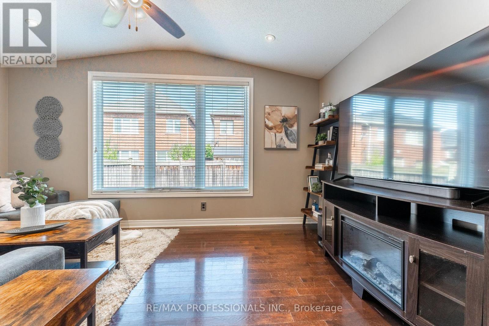 153 WESTON DRIVE - 10